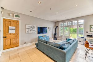 Kitchen/Dining/Family Room- click for photo gallery